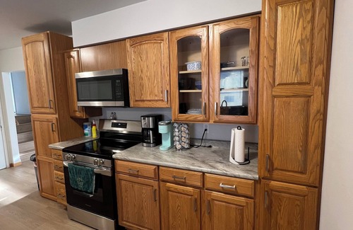 Rochester House | Elton Hills Park Quite 3-bedroom Spacious Home