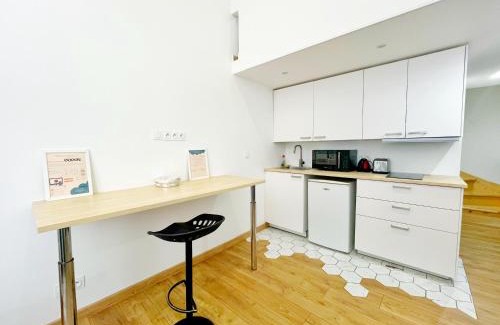 Grand Clement Apartment | Elyan - studio 2 personnes - check in h24 - wifi