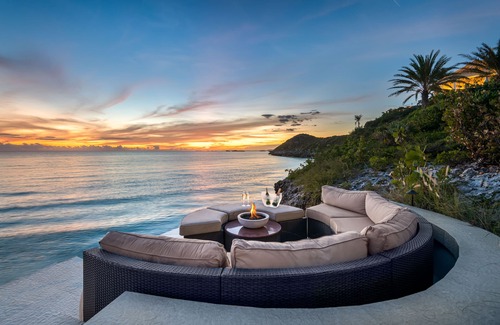 Juba Sound House | Emara West: Luxury Retreat with your own Private Beach