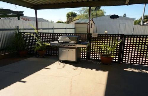 Broken Hill Cottage | Emaroo Argent Cottage