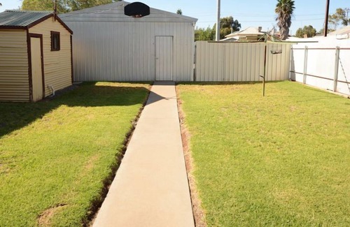 Broken Hill Cottage | Emaroo Argent Cottage