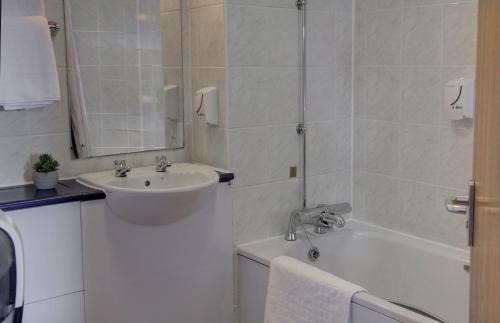 Team Valley Hotel | Embassy Hotel, Gateshead Newcastle, Sure Hotel Collection by Best Western