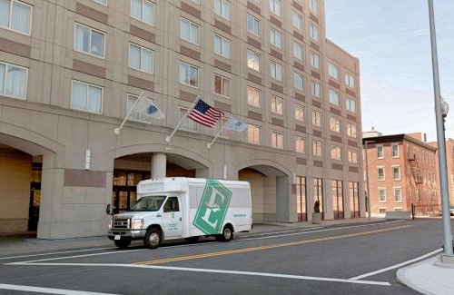 East Boston Hotel | Embassy Suites Boston at Logan Airport