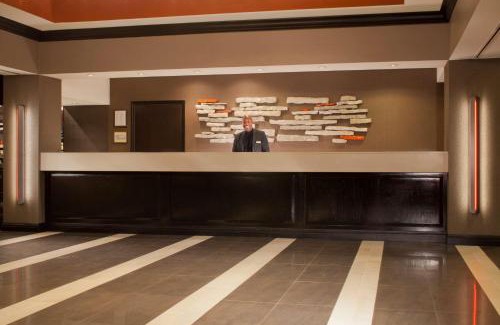 Gateway Hotel | Embassy Suites by Hilton Austin Arboretum