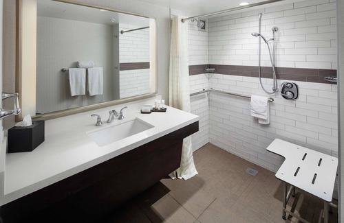 Tysons Hotel | Embassy Suites by Hilton Tysons Corner