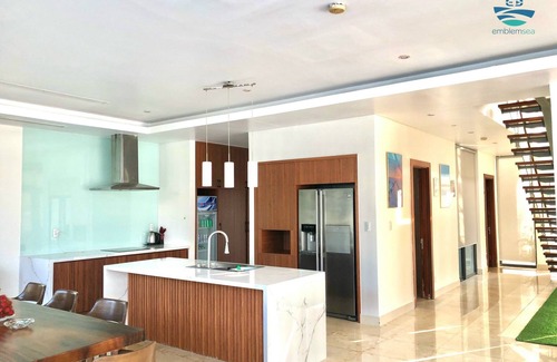 Ngu Hanh Son Villa | Emblemsea 4br at Ocean Resort
