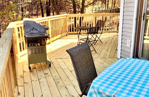 Albrightsville House | Embrace Autumn in the Poconos with a Relaxing Stay at Woodland Escape!