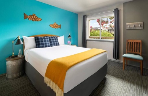Ketchikan House | Embrace the Alaskan Wilderness in Our Cozy, Serene Fishing Retreat