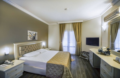 Camyuva Hotel | Emelda Sun Club