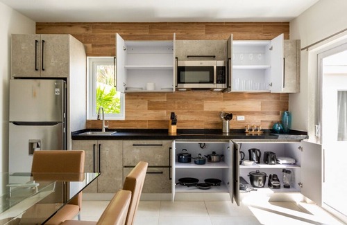 Esmeralda Apartment | Emerald 2BR APT -#E2 in Noord-Sleeps 4