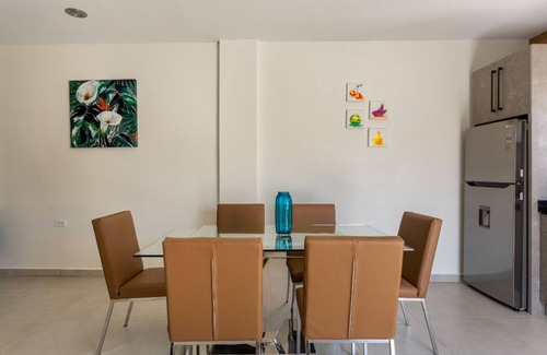 Esmeralda Apartment | Emerald 2BR APT -#E2 in Noord-Sleeps 4