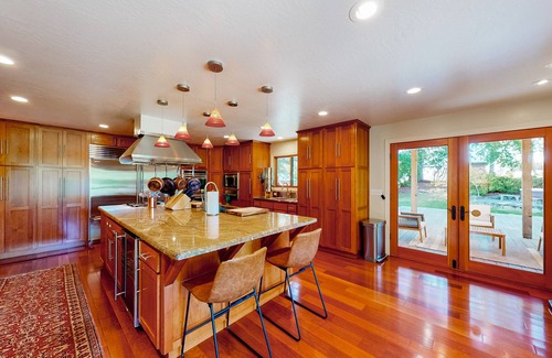 McKinleyville House | Emerald Acres | Redwood retreat in McKinleyville with a hot tub and firepit