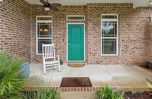 Gulf Breeze House | Emerald Coast SeaScape - Peace close to the beach!
