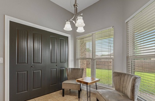 Gulf Breeze House | Emerald Coast SeaScape - Peace close to the beach!