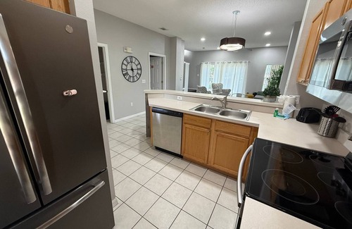 West Kissimmee Villa | Emerald Island Resort End Unit 8572, 3 Bedroom Townhouse