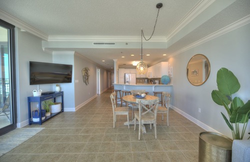 Orange Beach East Condo | Emerald Paradise! Phoenix IX unit 909 Orange Beach
