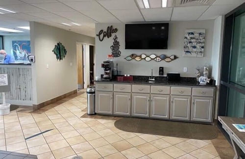 Orange Beach East Condo | Emerald Paradise! Phoenix IX unit 909 Orange Beach