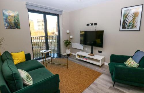 Holbeck Apartment | Emerald Retreat