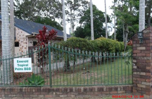 Emerald Beach Bed & Breakfast | Emerald Tropical Palms B & B