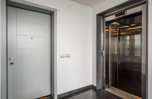 Old Town Apartment | Emilia Suite Street