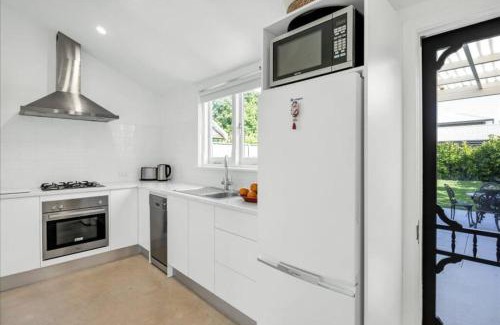 Mile End House | Emilias' Place - Mile End City Fringe