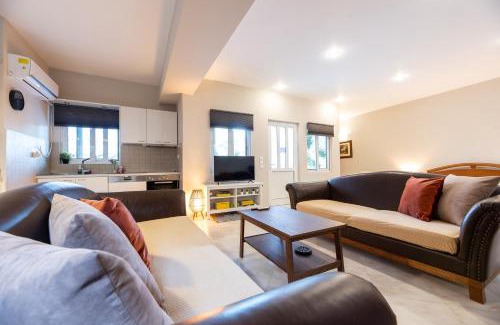 Spata-Artemida House | Emma's Airport Studio