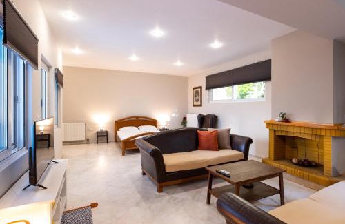 Spata-Artemida House | Emma's Airport Studio