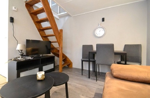 Municipality of Katwijk Apartment | Emmastraat 5 - One Bedroom Apartment, Sleeps 2