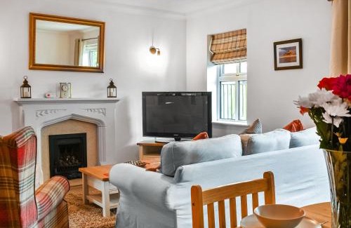 Laneshaw Bridge House | Emmott Cottage