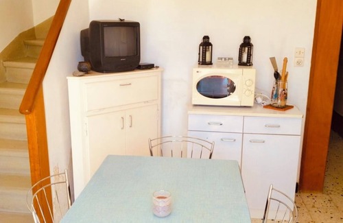 Cerbere House | EN CASA DE MI ABUELOS (or Chez Papi & Mamie) House with private courtyard. Sea view