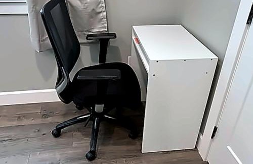 Point Roberts House | En-suite with separate entrance