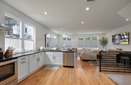 Nashville House | En-Vogue Vacay - Rooftop Deck- Minutes to Broadway