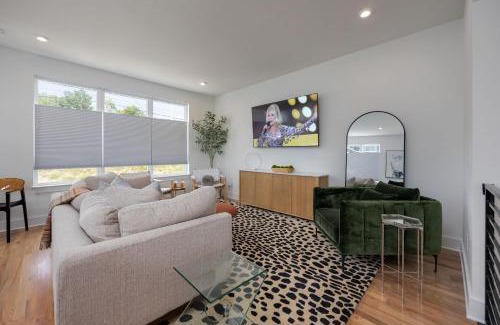 Nashville House | En-Vogue Vacay - Rooftop Deck- Minutes to Broadway