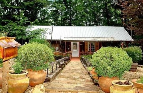 Newport Cabin | Enchanted - 1 Bedrooms, 1 Baths, Sleeps 2 Cabin by RedAwning