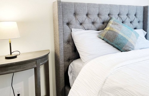 La Habra House | Enchanted Oasis: Spacious 4BR 18mins to Disneyland Pet Friendly Gametable 4Queen