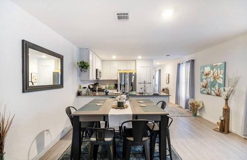 Southside House | Enchanted Retreat