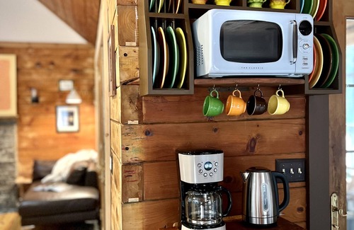 Fryeburg House | Enchanting Cabin close to N. Conway Kayaking, Hiking, Skiing