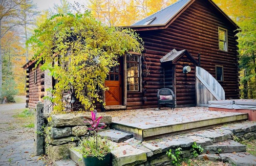 Fryeburg House | Enchanting Cabin close to N. Conway Kayaking, Hiking, Skiing