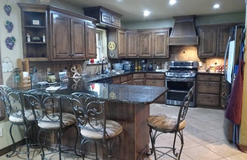 Smith County House | Enchanting Home-Away-From-Home nGreat memories start here!