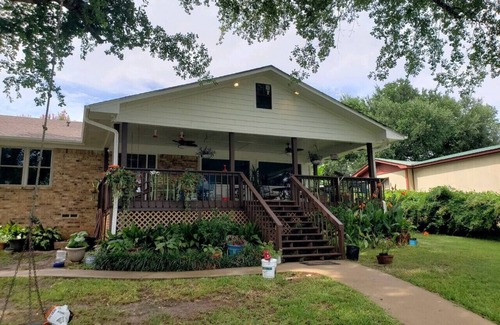 Smith County House | Enchanting Home-Away-From-Home nGreat memories start here!