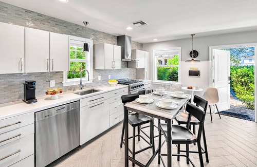 Delray Beach House | Enchanting Home/Beach Proximity/Jacuzzi/Serenity Key Two/RESlDENCES