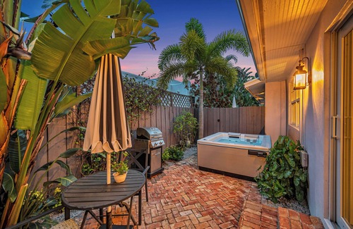 Delray Beach House | Enchanting Home/Beach Proximity/Jacuzzi/Serenity Key Two/RESlDENCES