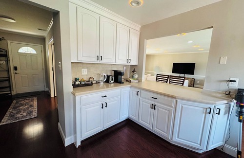 Sterling House | Enchanting Home for Families/Groups in Sterling, 10 mins from IAD, 30 mins to DC