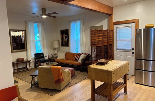 Pocatello House | Enchanting newly remodeled 1BD 1BR house in charming old town Pocatello.