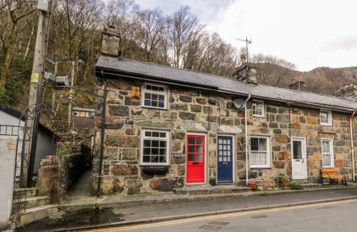 Beddgelert House | Encil