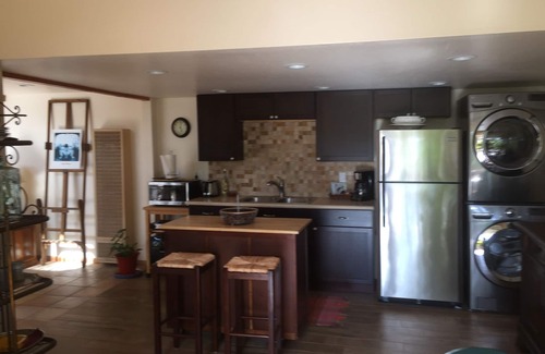 Encinitas House | Encinitas Palms Retreat-Walk to Beaches & Downtown Hwy 101