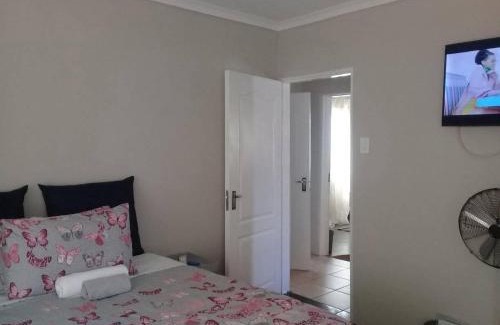 UPhongolo House | Encome Guest House