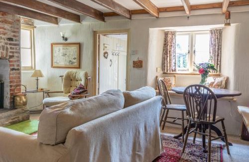 Malborough House | End Cottage