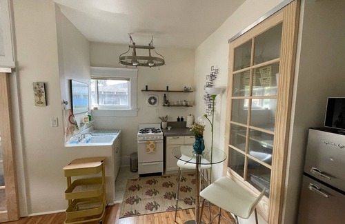 Golden Hill Apartment | Endearing Golden Hill Studio