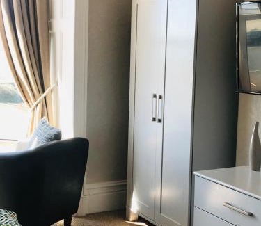 Barmouth House | Endeavour Guest House